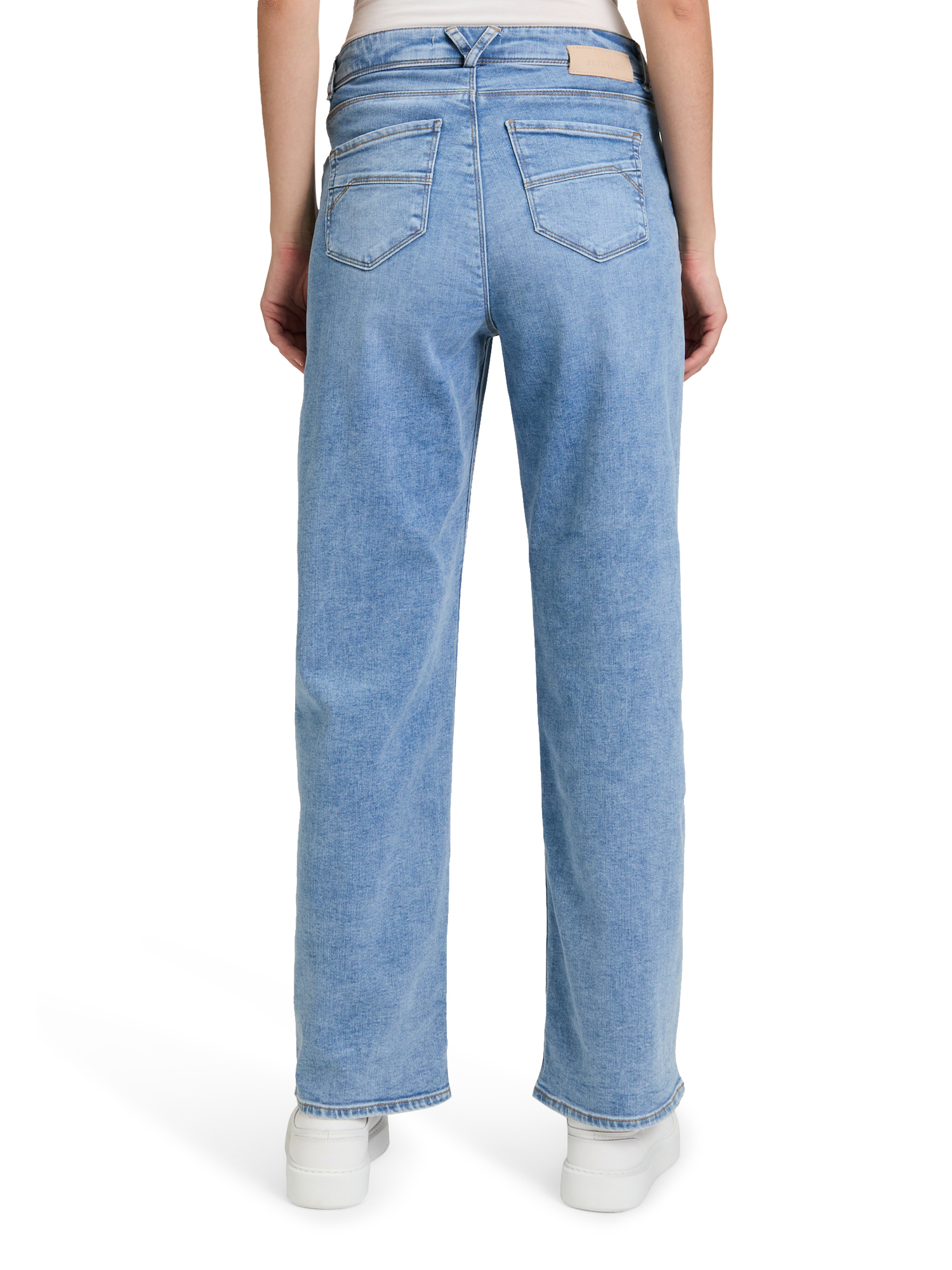 Coupe slim Jean Betty & Co en bleu