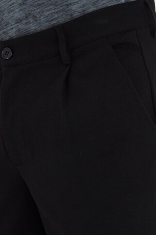 Casual Friday Regular Chinoshorts 'JANIS' in Schwarz