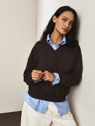 Next Shirt in Brown: front