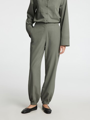 SELECTED Loose fit Pants in Green: front