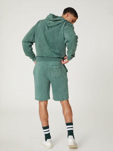 DAN FOX APPAREL Regular Shorts  'Connor' in Grün