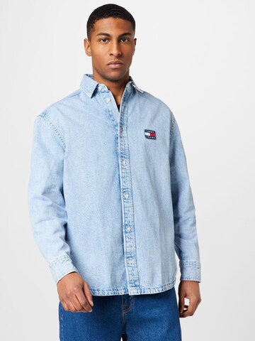 Tommy Jeans Regular fit Button Up Shirt in Blue: front