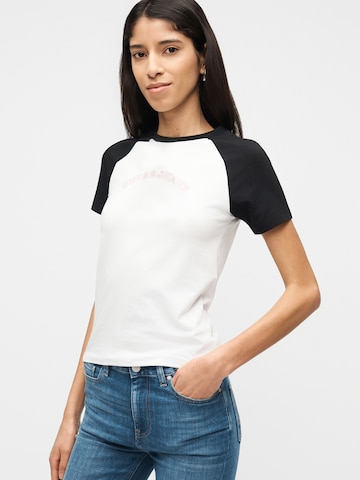 Maglietta di GUESS JEANS in bianco