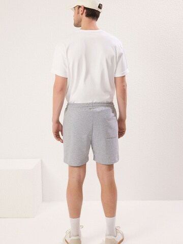 Trendyol Regular Shorts in Blau
