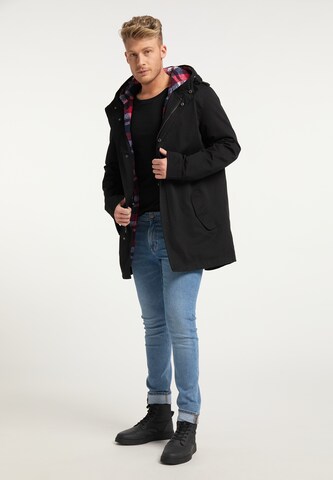 MO Between-Seasons Coat in Black