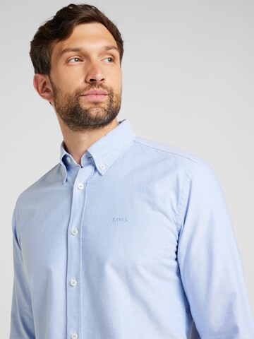 Slim fit Camicia 'ROAN' di BOSS in blu