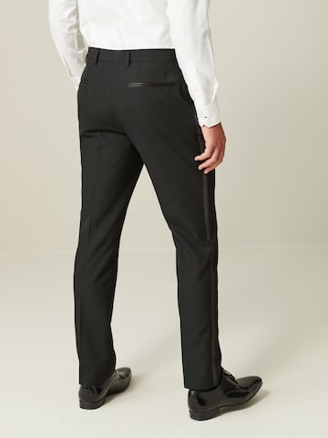 Next - regular Pantalón de pinzas en negro