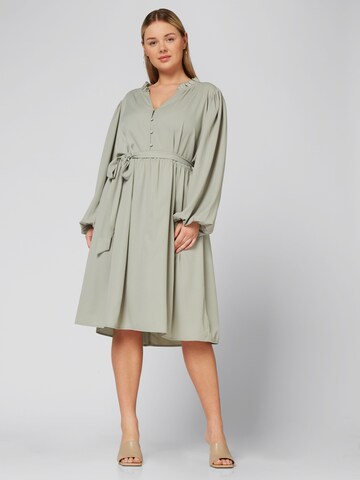 Robe 'Lisanna' Guido Maria Kretschmer Curvy en vert : devant