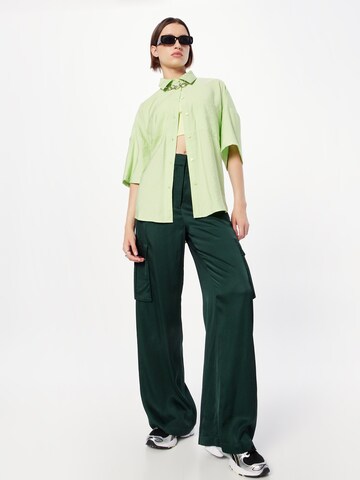 SISTERS POINT - Blusa 'ELLA' en verde