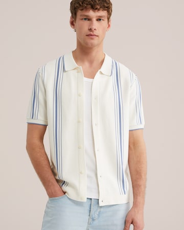 WE Fashion Вязаная кофта в Бежевый: спереди