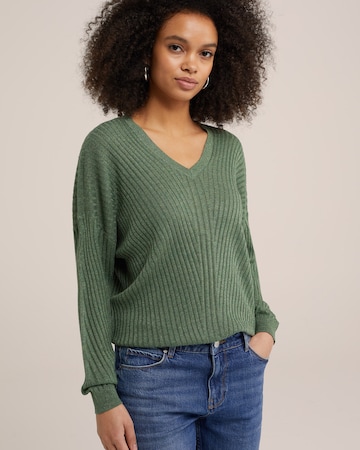 WE Fashion Sweater in Green