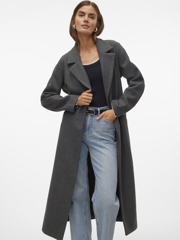 pilka VERO MODA Demisezoninis paltas 'FORTUNEAYA': priekis