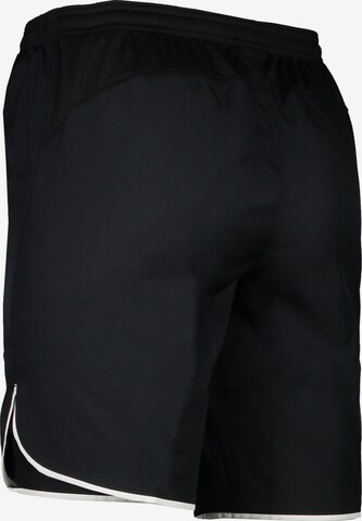 NIKE Loosefit Sportshorts in Schwarz