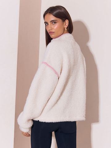 Pullover di Lipsy in beige