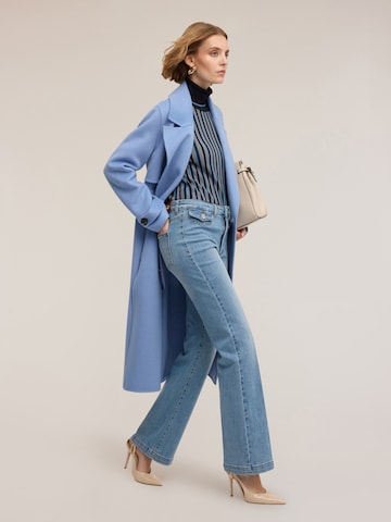 MOTIVI Flared Jeans in Blauw