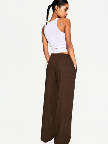 Bershka Wide leg Trousers in Brown