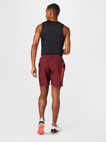 UNDER ARMOUR Regular Sportshorts in Rot