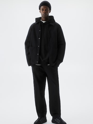 Pull&Bear Normální Chino kalhoty – černá