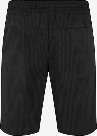 Urban Classics Regular Shorts 'Seersucker' in Schwarz