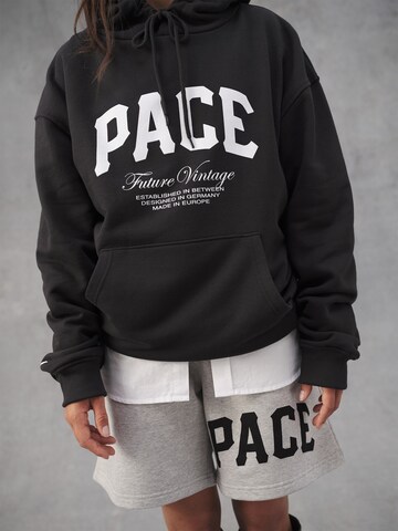 Pacemaker Hoodie 'Cem' (GOTS) in Schwarz