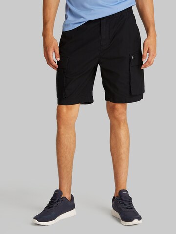 Calvin Klein Jeans Loosefit Παντελόνι cargo σε μαύρο: μπροστά
