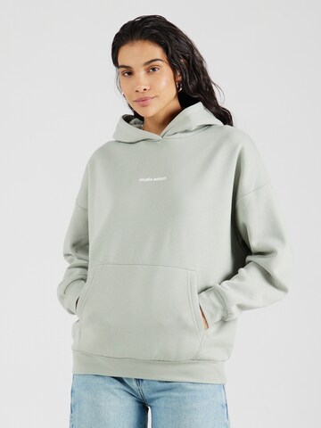 STUDIO SELECT Sweatshirt 'Ruby' in Grün: Vorderseite