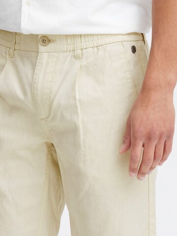 regular Pantaloni con pieghe di BLEND in beige
