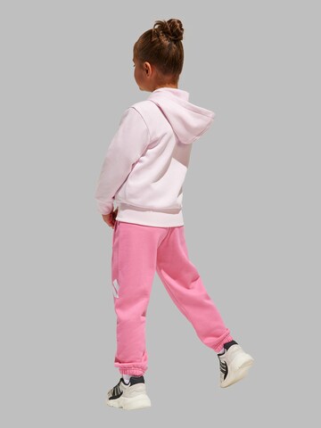 ADIDAS SPORTSWEAR Treenipuku 'ESSENTIAL' värissä vaaleanpunainen