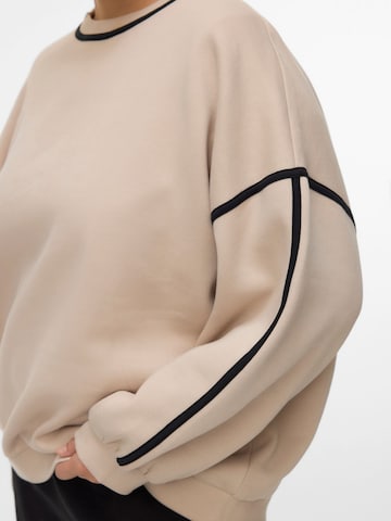 Vero Moda Curve Sweatshirt 'VMCShirley' in Beige