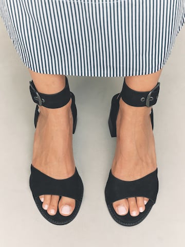 juoda Next Sandalai 'Forever Comfort®'