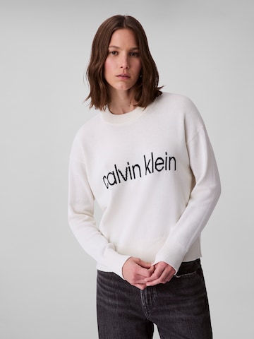 Pull-over Calvin Klein Jeans en blanc : devant