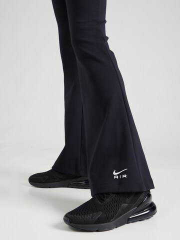 Nike Sportswear Flared Hose in Schwarz