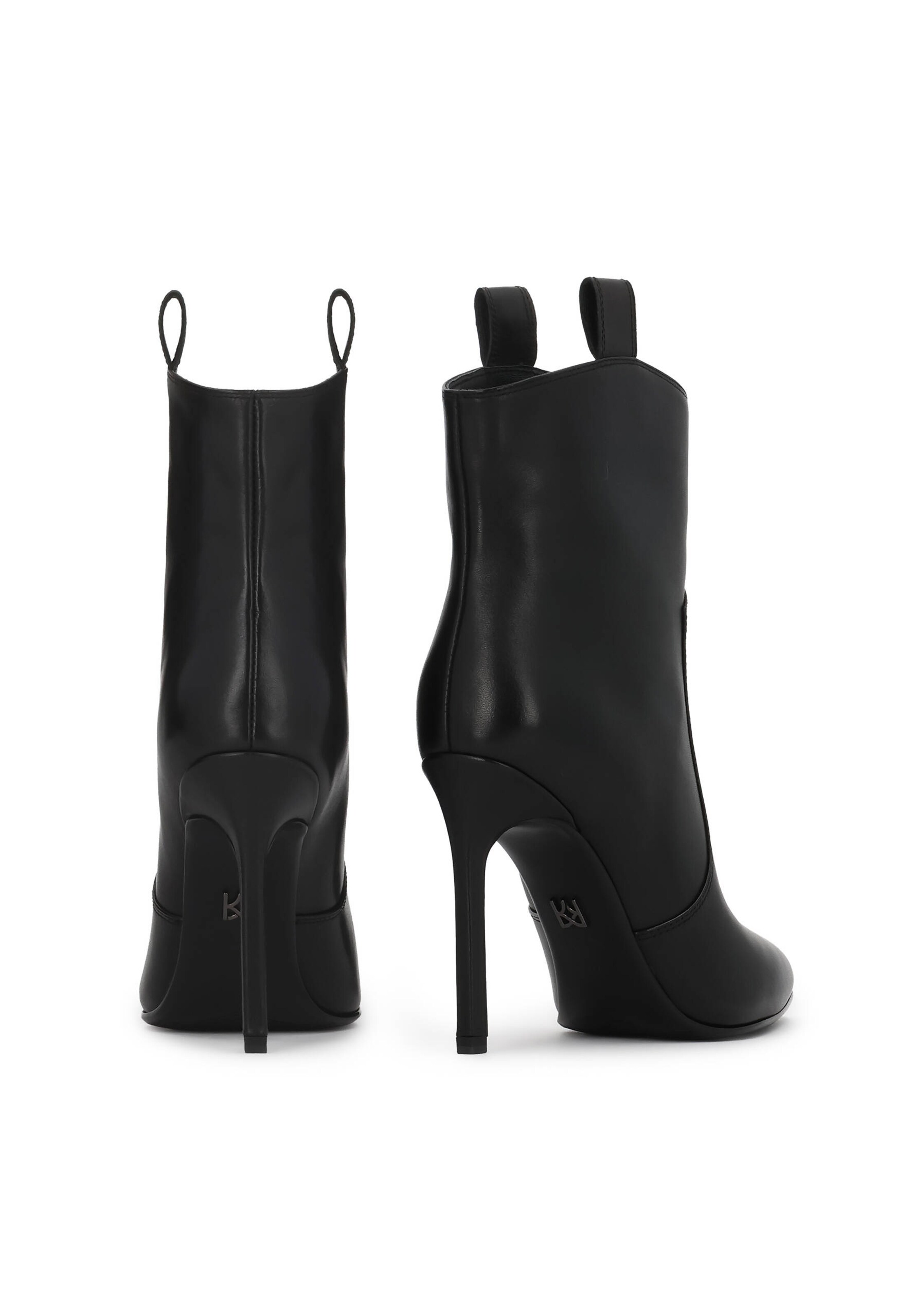 Kazar Boots in Black