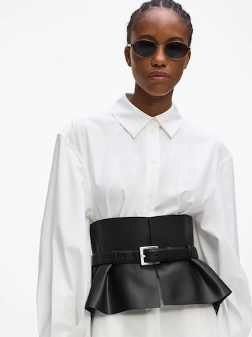 Cintura di Karl Lagerfeld in nero: frontale
