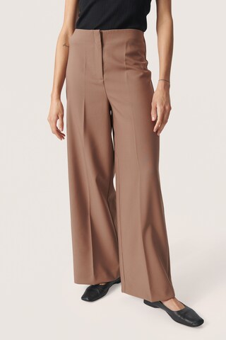 SOAKED IN LUXURY Wide leg Pantalon 'Corinne ' in Beige: voorkant