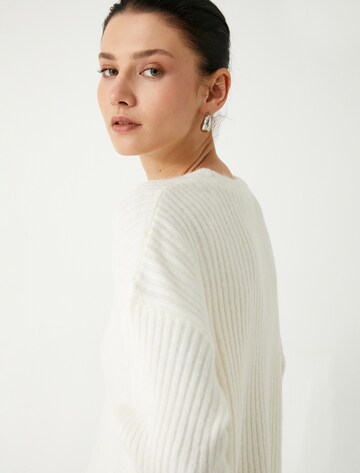 Koton Pullover in Weiß