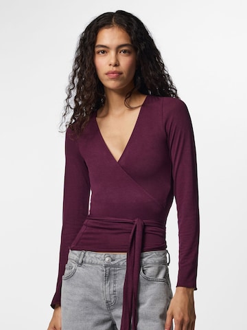 T-shirt 'ROYA ' PIECES en violet : devant