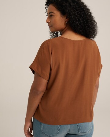 T-shirt WE Fashion en marron