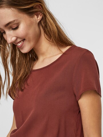 VERO MODA T-shirt 'Becca' i brun