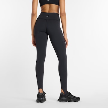 new balance - Skinny Pantalón deportivo 'Sleek' en negro