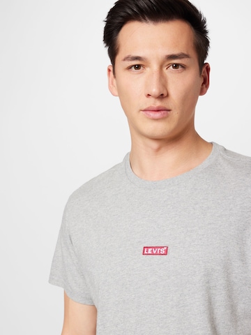 LEVI'S ® Skjorte 'Relaxed Baby Tab Short Sleeve Tee' i grå