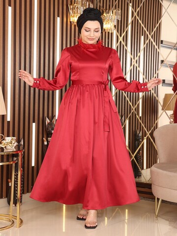 MODAMIHRAM Dress in Red: front