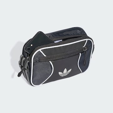 ADIDAS ORIGINALS Umhängetasche 'Airliner' in Schwarz