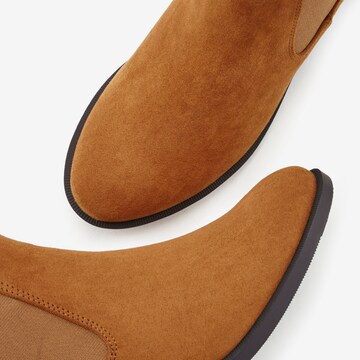 LASCANA Chelsea Boots in Braun