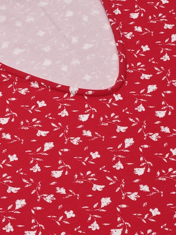 Robe Cellbes of Sweden en rouge