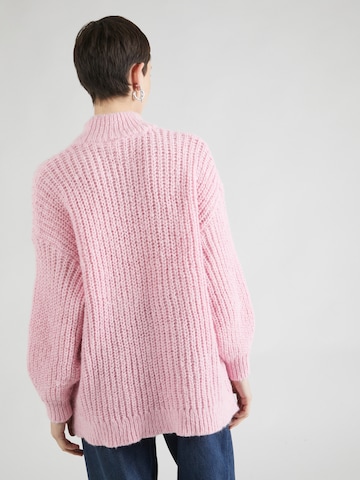 MonkiŠiroki pulover - roza boja