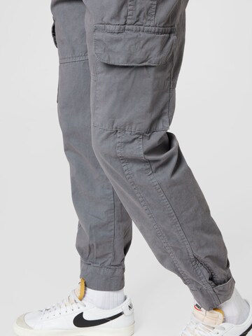 Urban Classics Tapered Cargo Pants in Grey