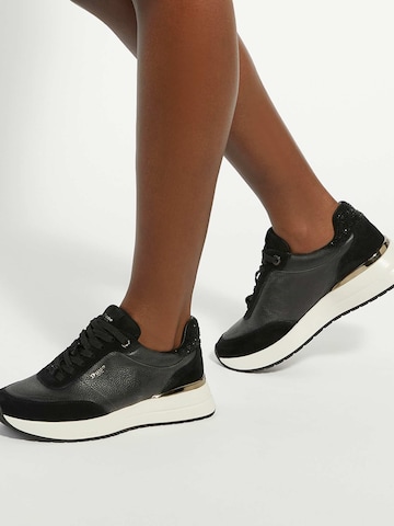 Dune LONDON Sneakers laag 'Emotion' in Zwart
