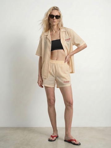 HYPEDROP Regular Broek 'Unnur' in Beige: voorkant
