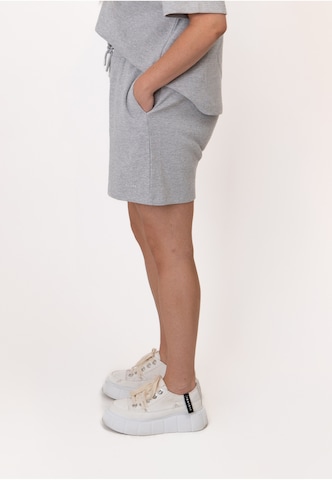 Loosefit Pantalon 'Elow' OH APRIL en gris
